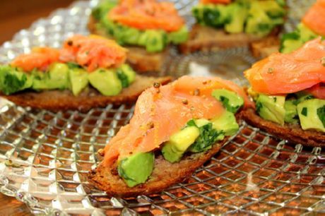 Mango, avocado e salmone